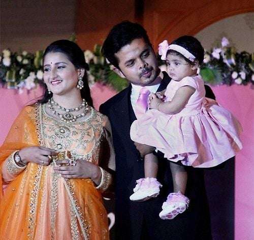 Sreesanth-with-his-wife-and-daughter